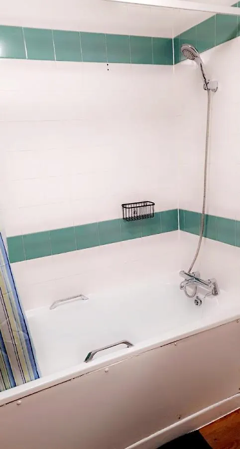 1 Bed Apartment, Peckham Rye London 0*,