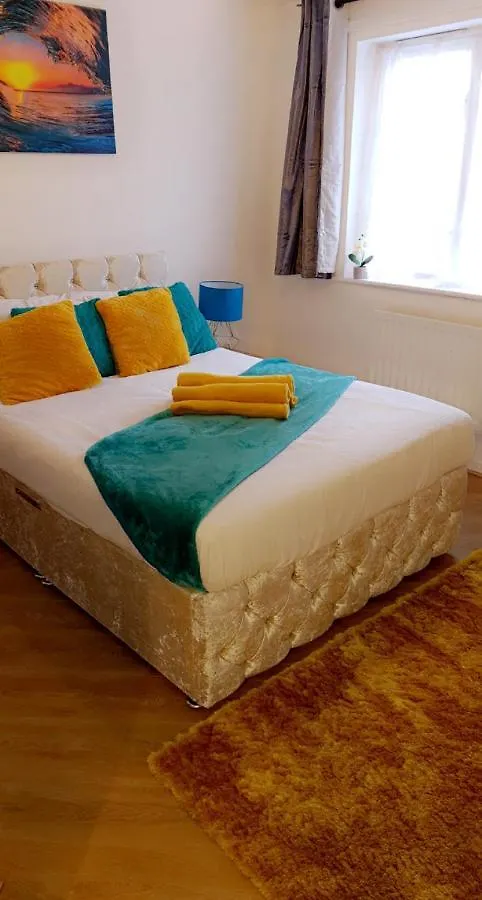1 Bed Apartment, Peckham Rye London 0*,  United Kingdom